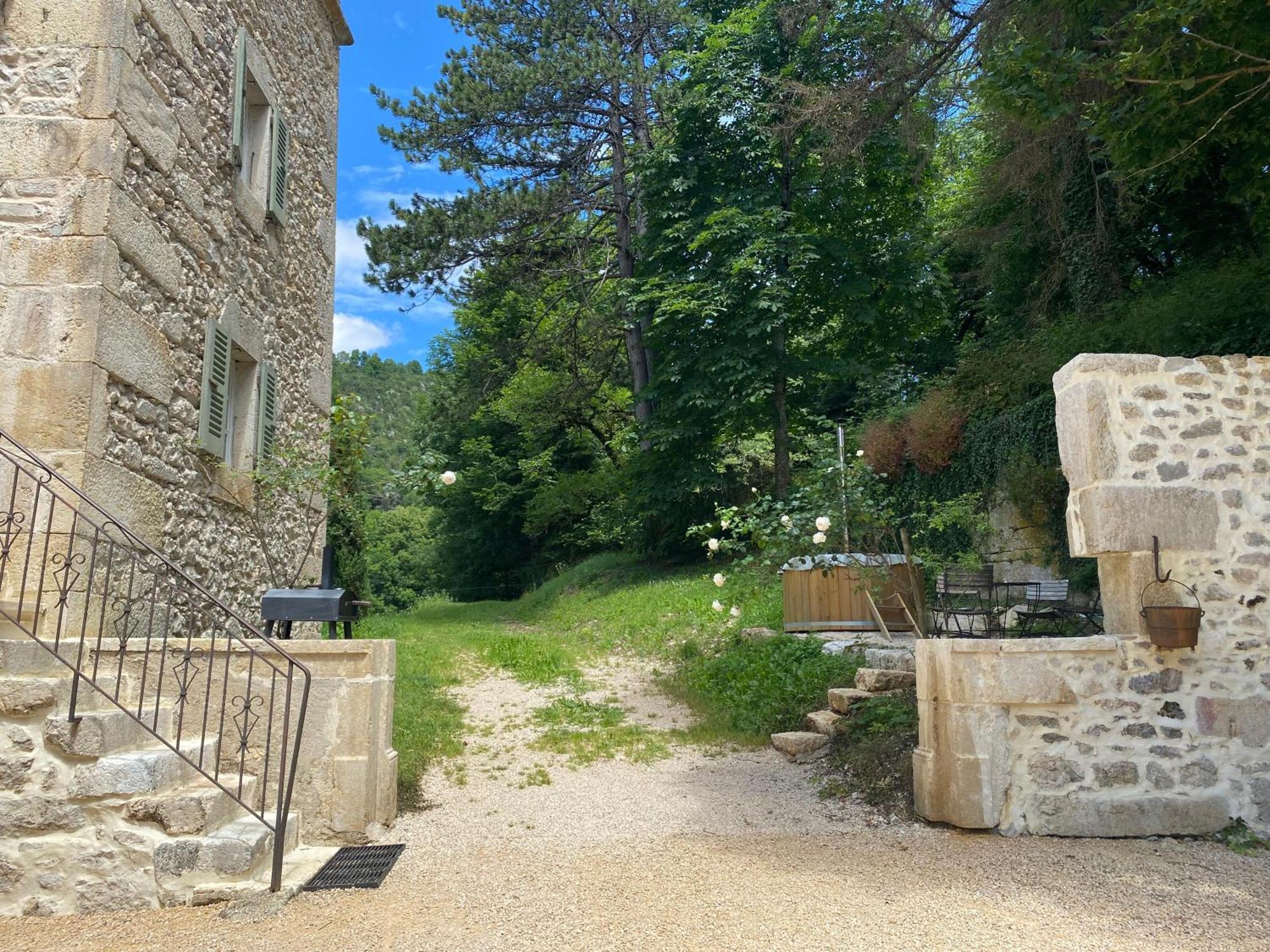 Domaine Du Tres-Haut - Chateau De Montanges Екстер'єр фото